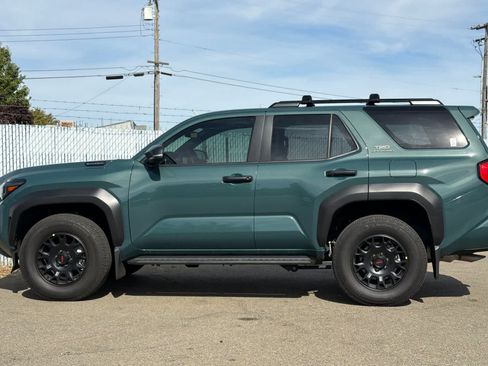 Used 2025 Toyota 4Runner TRD Off-Road AWD/4WD image 2