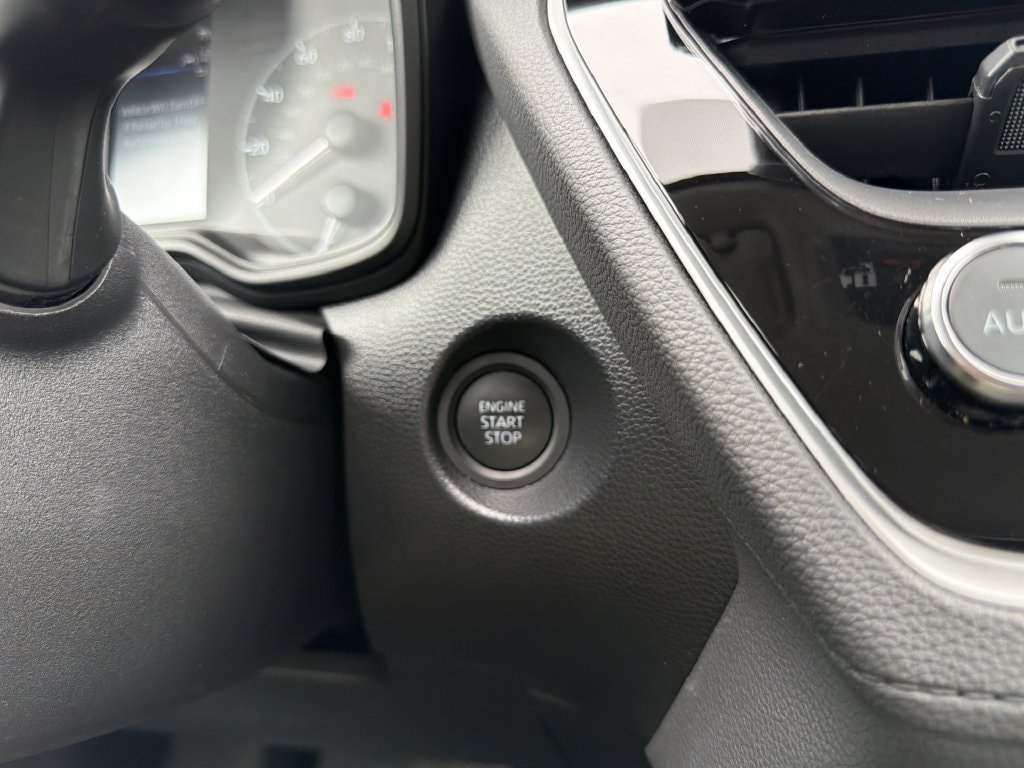 Used 2025 Toyota Corolla Cross LE FWD image 27