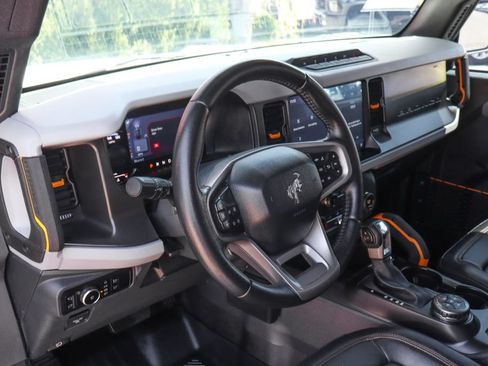 Used 2023 Ford Bronco Badlands w/ Sasquatch Package AWD/4WD image 22