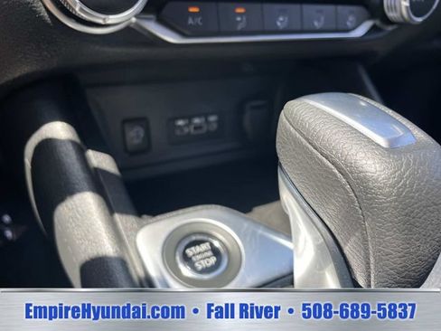 Used 2024 Nissan Sentra SV FWD image 32