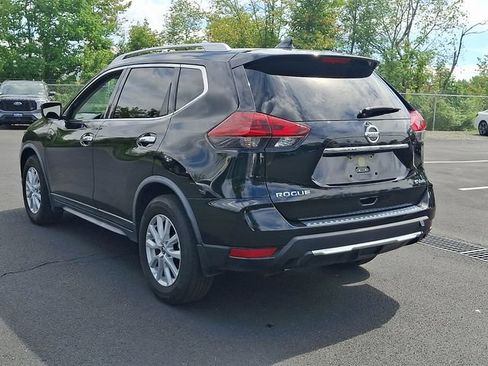 Used 2018 Nissan Rogue SV AWD/4WD image 10