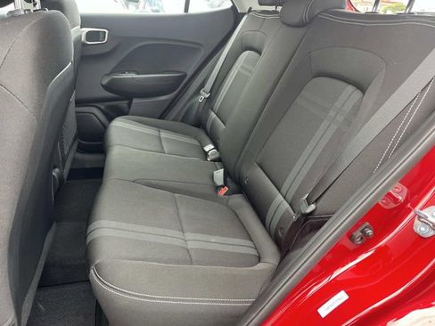 Certified 2025 Hyundai Venue SEL FWD image 18