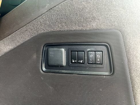Used 2021 Cadillac Escalade Sport w/ Driver Assist Tech Package AWD/4WD image 24