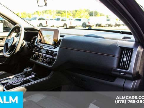 Used 2025 Nissan Pathfinder Rock Creek AWD/4WD image 24
