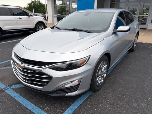 Used 2022 Chevrolet Malibu LT FWD image 3