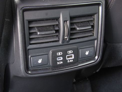Used 2025 Subaru Forester Touring AWD/4WD image 32