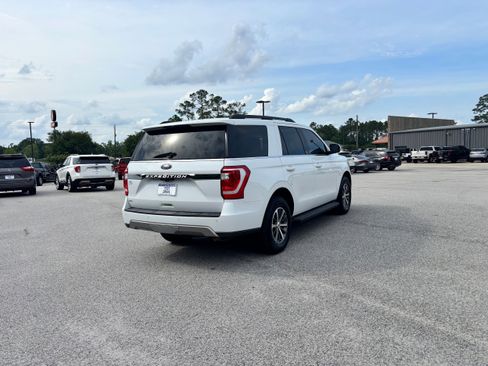 Used 2020 Ford Expedition XLT w/ Equipment Group 201A RWD image 5
