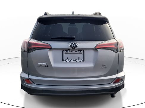 Used 2018 Toyota RAV4 LE image 6