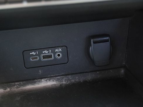 Used 2021 Nissan Sentra SV w/ Trunk Package FWD image 17