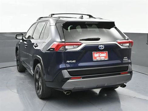 Certified 2019 Toyota RAV4 XSE AWD/4WD image 4