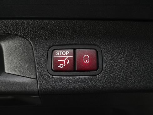 Used 2024 Mercedes-Benz GLS 450 4MATIC image 13