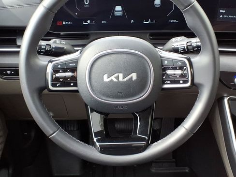 Used 2025 Kia Carnival SX FWD image 13