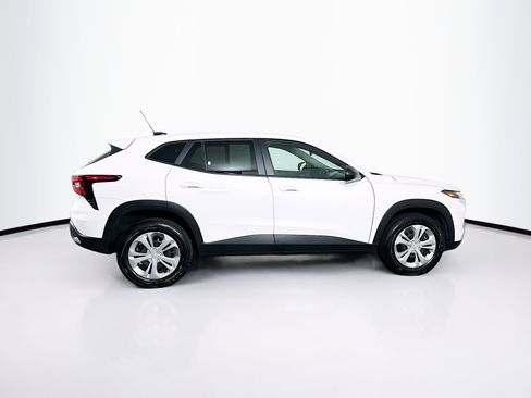 Used 2025 Chevrolet Trax LS FWD image 10
