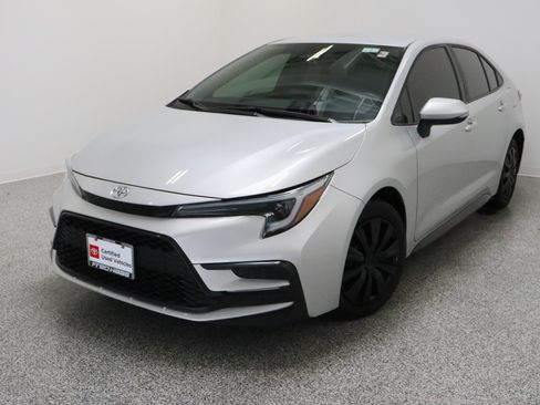 Certified 2025 Toyota Corolla SE FWD image 2