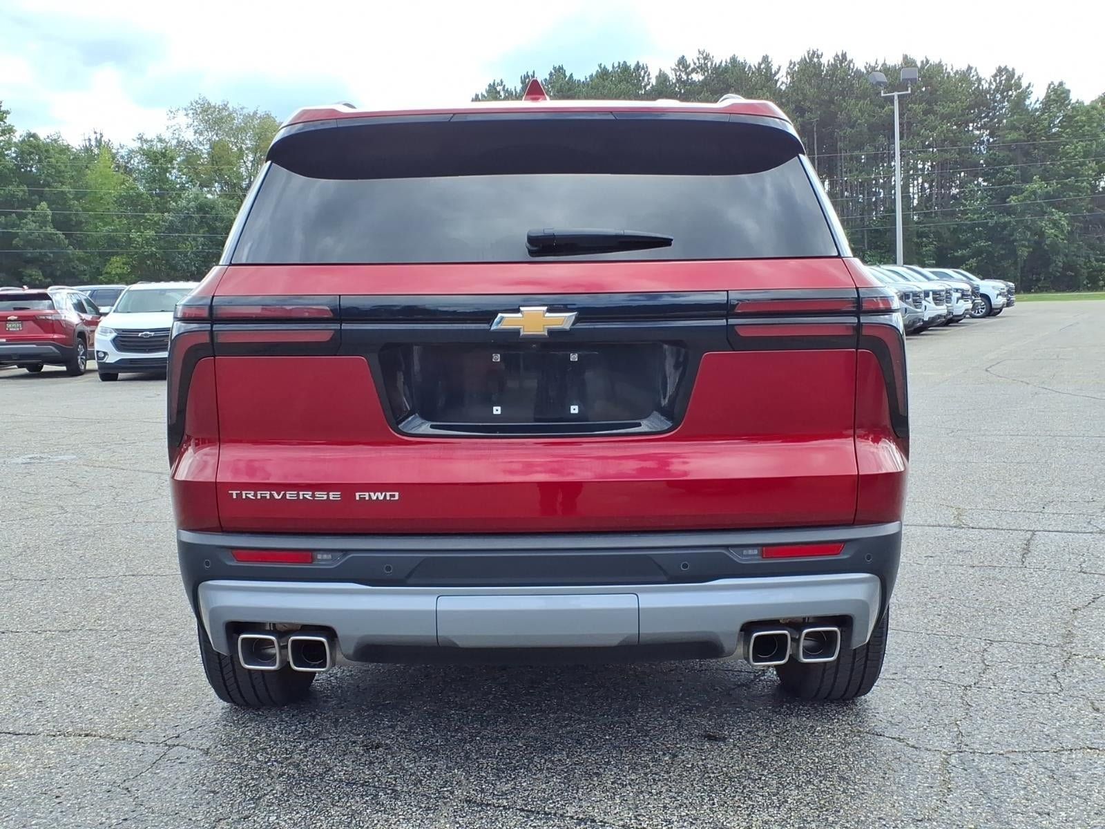 Used 2026 Chevrolet Traverse LT AWD/4WD image 14