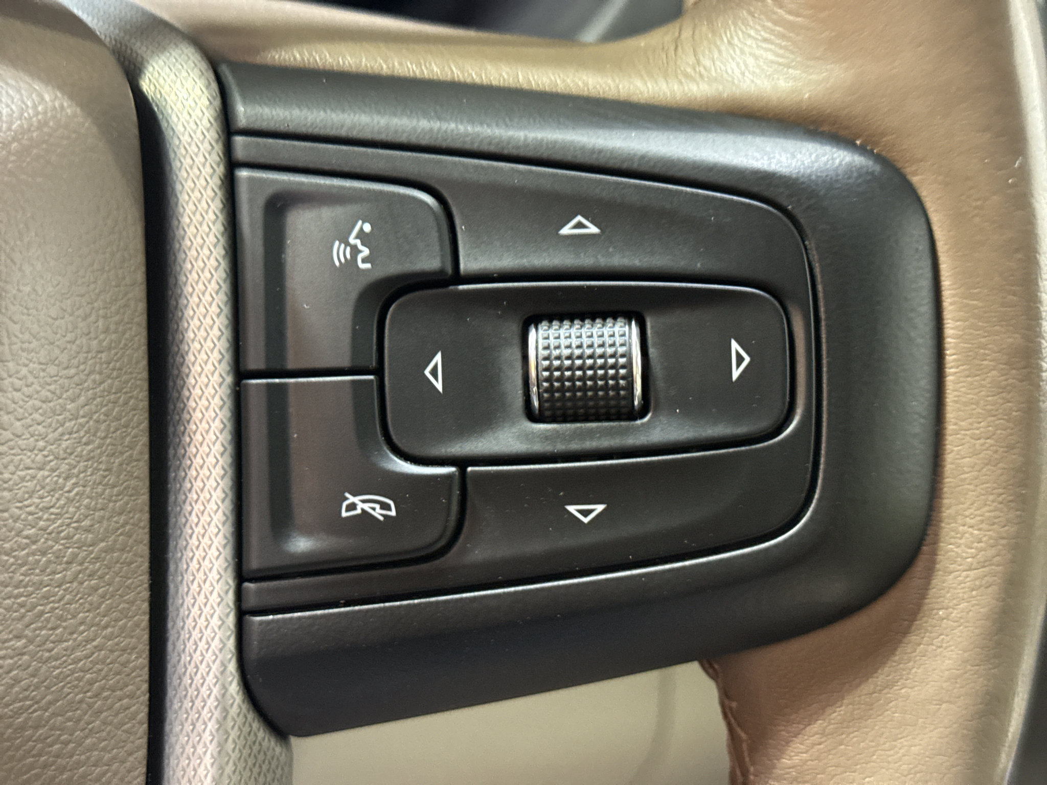 Used 2022 GMC Yukon Denali AWD/4WD image 29