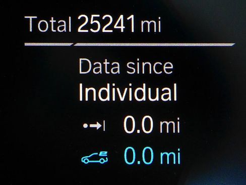 Used 2023 BMW 530e w/ M Sport Package image 32