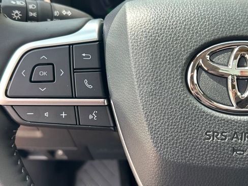 New 2026 Toyota Highlander Platinum image 24