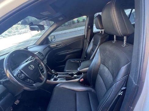 Used 2016 Honda Accord Sport image 5