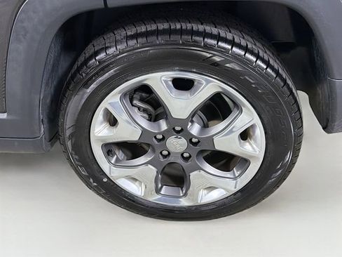 Used 2018 Jeep Compass Limited w/ Navigation Group image 29