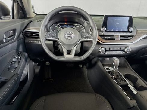 New 2026 Nissan Altima 2.5 SV FWD image 17
