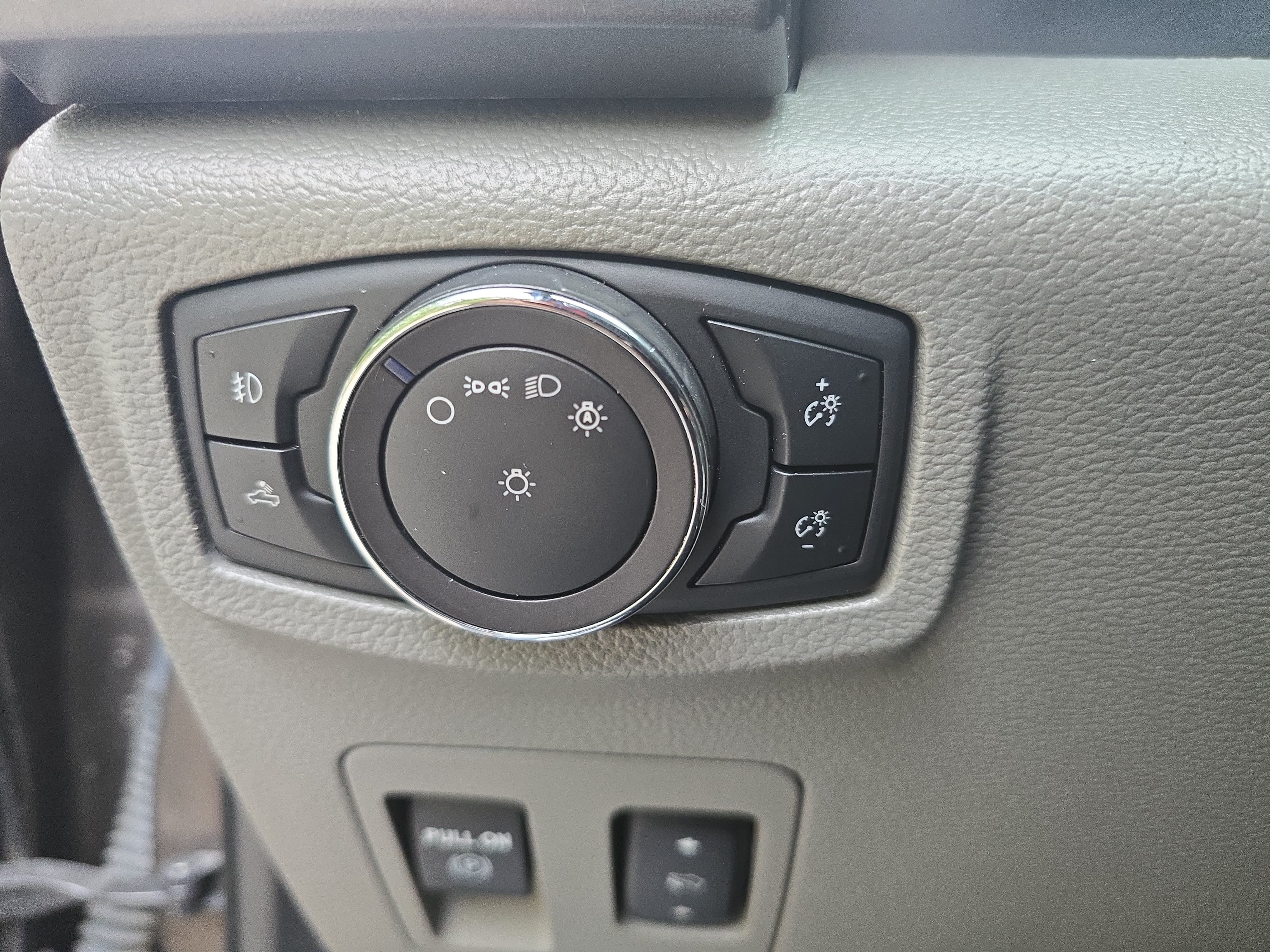 Used 2019 Ford F150 XLT w/ Equipment Group 302A Luxury AWD/4WD image 25