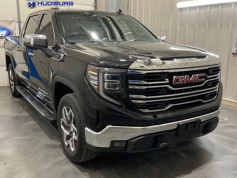 Used 2023 GMC Sierra 1500 SLT AWD/4WD image 1