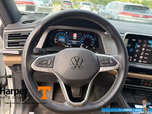 Used 2024 Volkswagen Atlas Cross Sport SE w/ Panoramic Sunroof Package AWD/4WD image 15