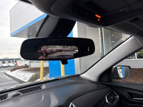 Used 2018 Chevrolet Equinox LT image 29