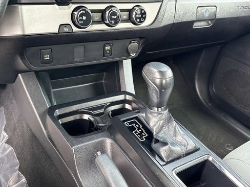 Used 2018 Toyota Tacoma SR RWD image 26
