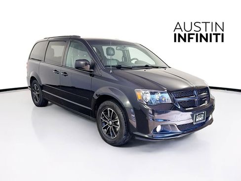 Used 2017 Dodge Grand Caravan GT image 1