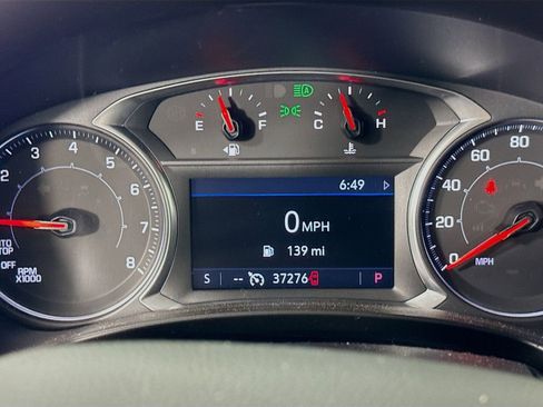 Used 2024 GMC Terrain SLT image 13