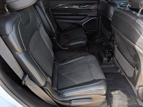 Used 2021 Jeep Grand Cherokee L Laredo image 35