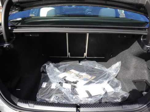 Used 2025 BMW 530i w/ Executive Package image 16