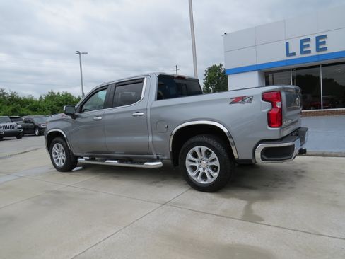 Used 2024 Chevrolet Silverado 1500 LTZ AWD/4WD image 2