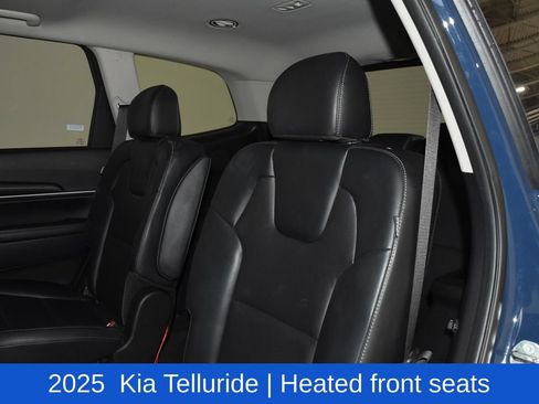 Used 2025 Kia Telluride S FWD image 30
