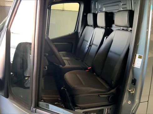 Used 2025 Mercedes-Benz Sprinter 2500 image 17