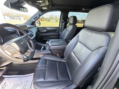 Used 2023 Chevrolet Suburban RST image 11