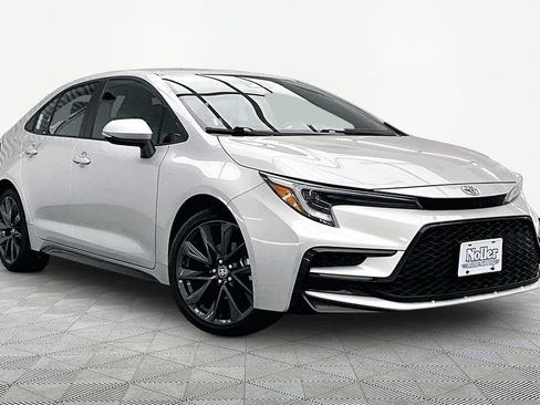 Used 2025 Toyota Corolla SE FWD image 12