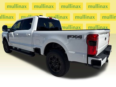 New 2026 Ford F250 Lariat w/ Black Appearance Package image 4