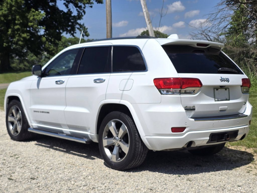 Used 2015 Jeep Grand Cherokee Overland w/ Advanced Technology Group AWD/4WD image 4