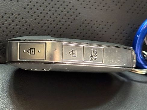Used 2026 Kia Carnival FWD image 22