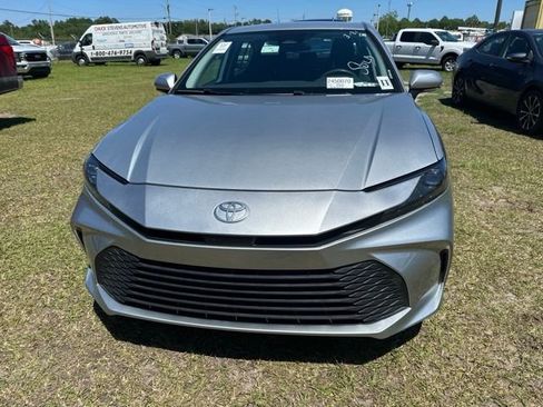 Used 2025 Toyota Camry LE FWD image 4
