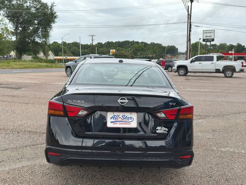 Used 2024 Nissan Altima 2.5 SV FWD image 7