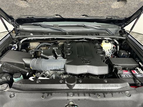 Used 2022 Toyota 4Runner SR5 Premium image 31