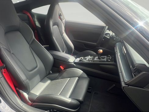 Certified 2025 Porsche 911 Carrera T RWD image 21