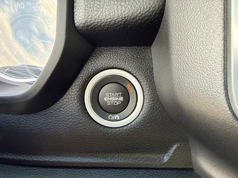 Used 2019 RAM 1500 Big Horn image 33