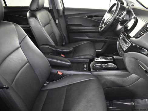 Used 2022 Honda Pilot Touring image 46