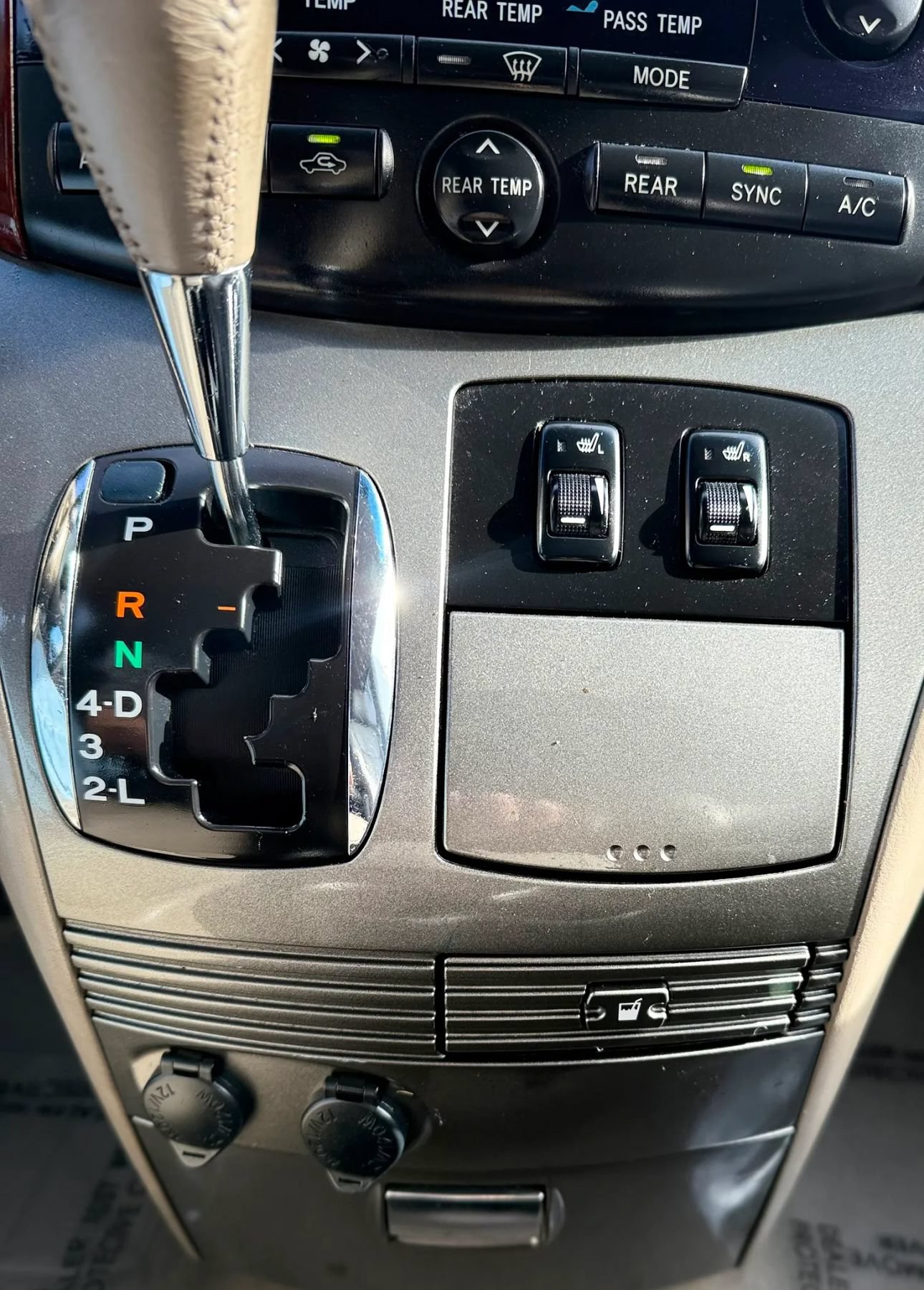 Used 2004 Toyota Sienna XLE w/ XLE Pkg 12 FWD image 16