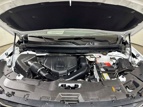 Certified 2026 Chevrolet Traverse LT w/ Driver Confidence Package FWD image 30